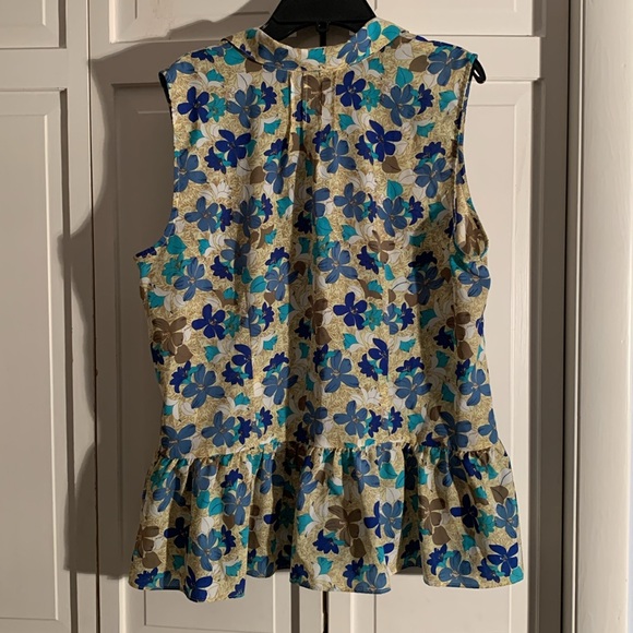 Cabi Large Multi-colored Floral Sleeveless Button Down Blouse - Picture 7 of 10